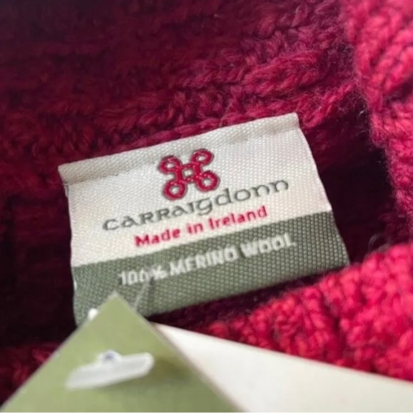NWT Carraig Donn Aran Diamond Cable Poncho Burgundy Made in Ireland Girl's L - Picture 4 of 8